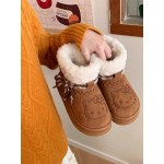 Hello Kitty Snow Boots for Women – Cozy and warm winter boots in kawaii style. Non-slip and comfortable cotton shoes, perfect for cold days. Great as a gift!