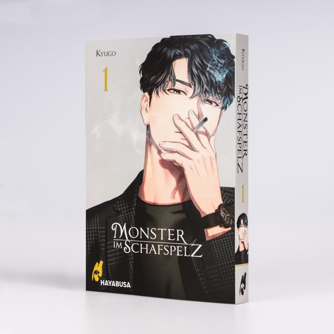 Monster im Schafspelz 1: Boys-Love-Serie ab 18 über einen mysteriösen Liebhaber mit dunkler Vergangenheit – mit hochwertiger SNS Card in der 1. Auflage! Monster im Schafspelz 1: Boys-Love-Serie ab 18 über einen mysteriösen Liebhaber mit dunkler Vergangenheit – mit hochwertiger SNS Card in der 1. Auflage!