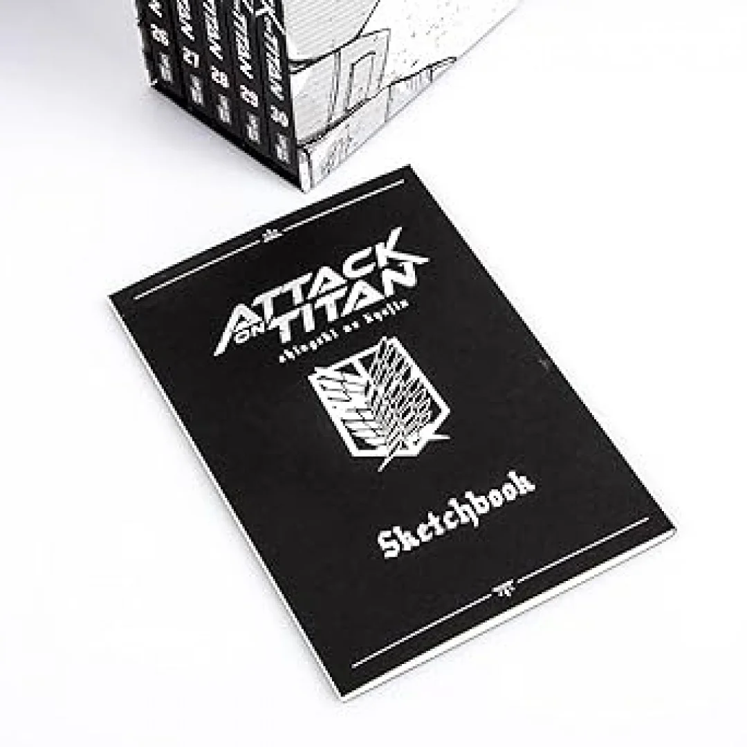 Attack on Titan, Bände 26-30 im Sammelschuber mit Extra: Fantasy-Action-Manga ab 16 Jahren über den Kampf gegen menschenfressende Titanen Attack on Titan, Bände 26-30 im Sammelschuber mit Extra: Fantasy-Action-Manga ab 16 Jahren über den Kampf gegen menschenfressende Titanen