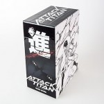 Attack on Titan, Bände 1-5 im Sammelschuber mit Extra: Fantasy-Action-Manga ab 16 Jahren über den Kampf gegen menschenfressende Titanen Attack on Titan, Bände 1-5 im Sammelschuber mit Extra: Fantasy-Action-Manga ab 16 Jahren über den Kampf gegen menschenfressende Titanen
