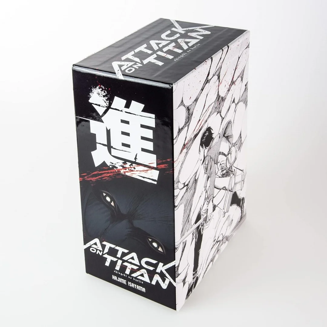 Attack on Titan, Bände 1-5 im Sammelschuber mit Extra: Fantasy-Action-Manga ab 16 Jahren über den Kampf gegen menschenfressende Titanen