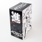 Attack on Titan, Bände 1-5 im Sammelschuber mit Extra: Fantasy-Action-Manga ab 16 Jahren über den Kampf gegen menschenfressende Titanen Attack on Titan, Bände 1-5 im Sammelschuber mit Extra: Fantasy-Action-Manga ab 16 Jahren über den Kampf gegen menschenfressende Titanen