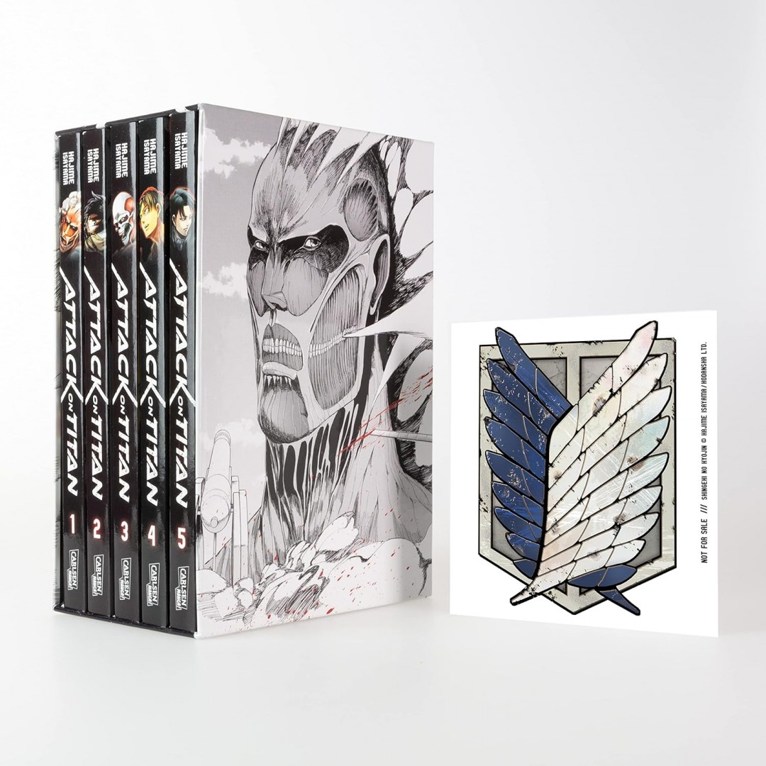 Attack on Titan, Bände 1-5 im Sammelschuber mit Extra: Fantasy-Action-Manga ab 16 Jahren über den Kampf gegen menschenfressende Titanen Attack on Titan, Bände 1-5 im Sammelschuber mit Extra: Fantasy-Action-Manga ab 16 Jahren über den Kampf gegen menschenfressende Titanen