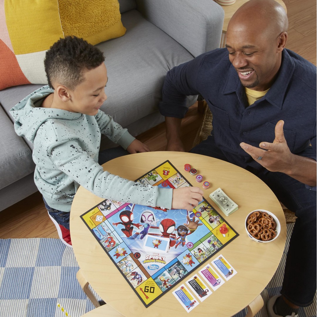 Hasbro Gaming Monopoly Junior: Marvel Spidey und seine Amazing Friends Edition -Brettspiel für Kinder ab 5 Jahren mit Kunstwerken aus der Animationsserie, Kinderbrettspiele